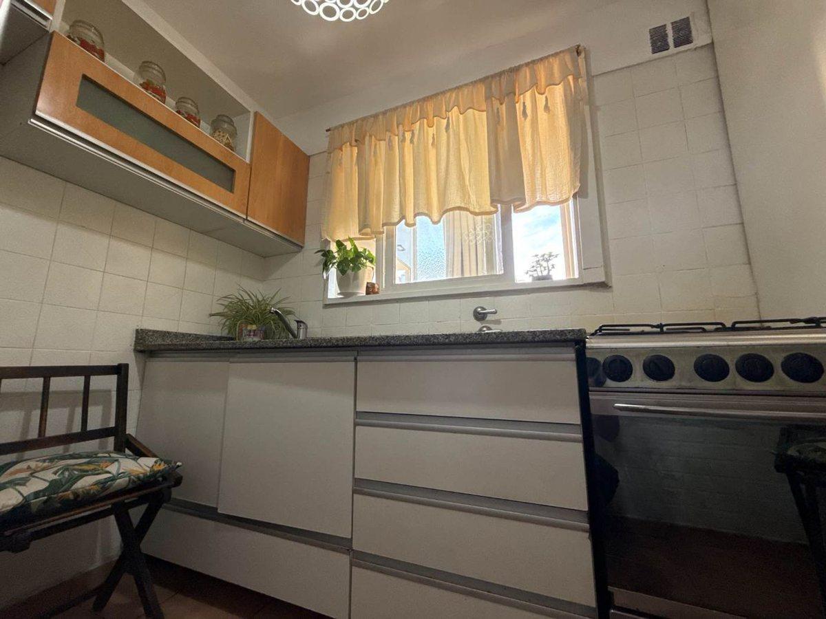 Foto de DEPARTAMENTO 4 AMBIENTES CON BALCON FLORESTA, imagen 1