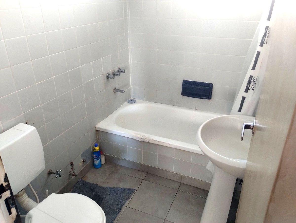 Foto de VENTA 4 AMB EDIFICIO FRENTE A PARQUE RIVADAVIA!!!, imagen 2
