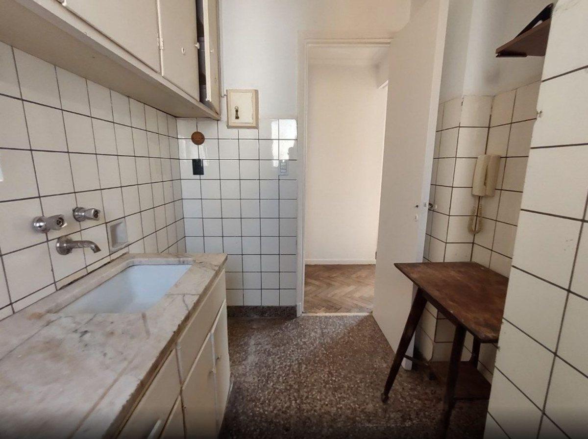 Foto de VENTA CON RENTA EN ONCE | 2 amb con gran potencial, imagen 1