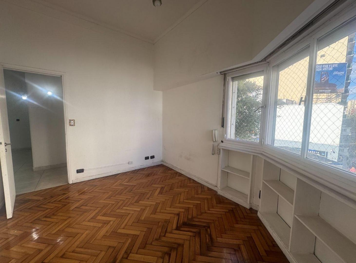 Foto de DTO 2 AMBIENTES C/BALCON CABALLITO! EXC UBICACIÓN, imagen 1