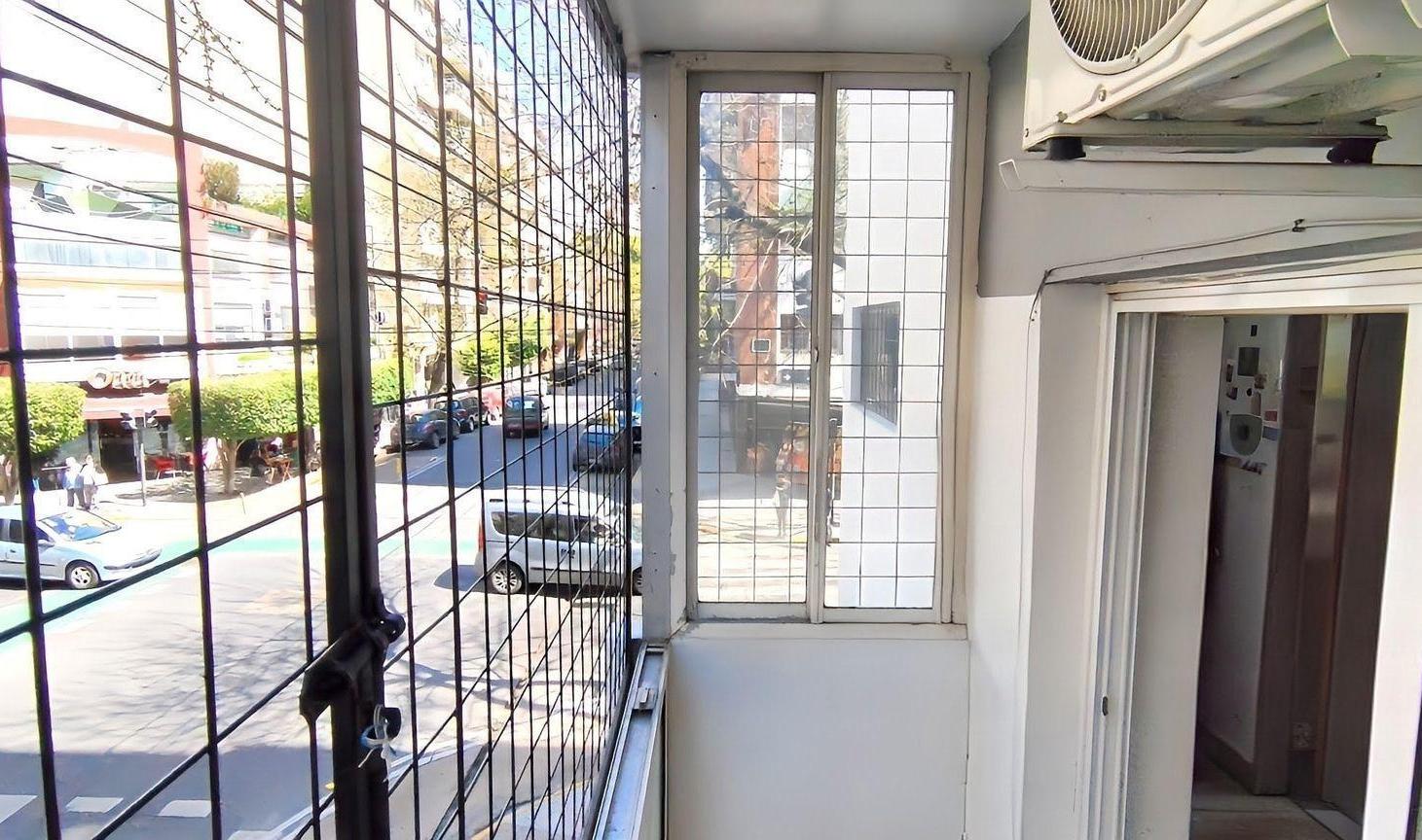 Foto de VENTA DEPARTAMENTO 2 AMB CON BALCÓN CABALLITO SUR, imagen 2