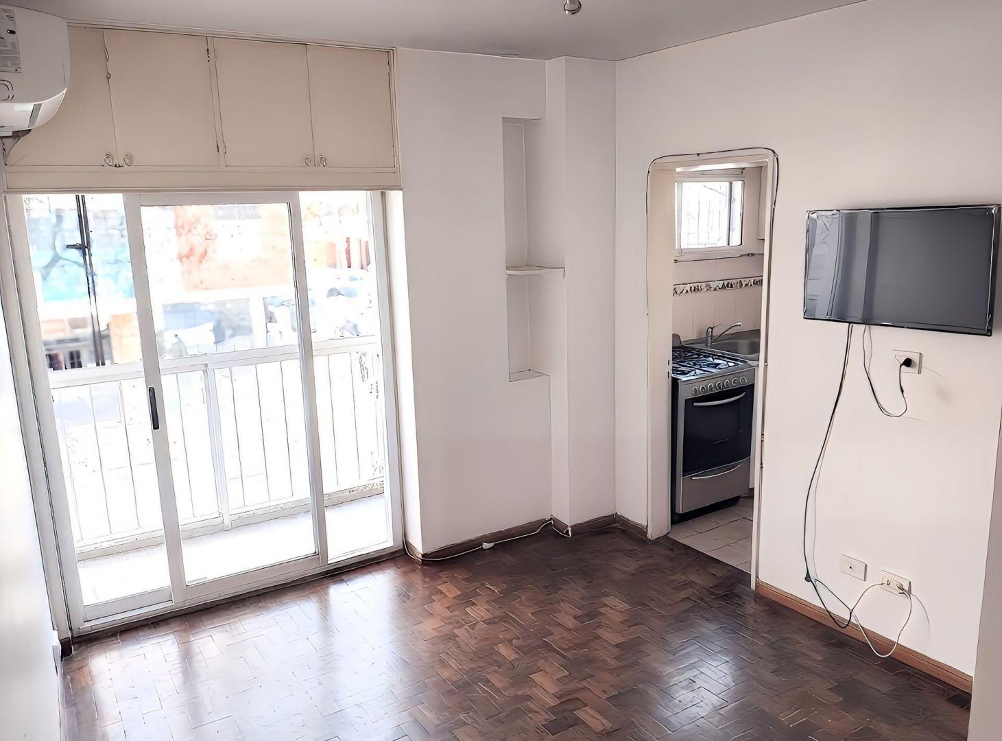 Foto de VENTA DEPARTAMENTO 2 AMB CON BALCÓN CABALLITO SUR, imagen 3
