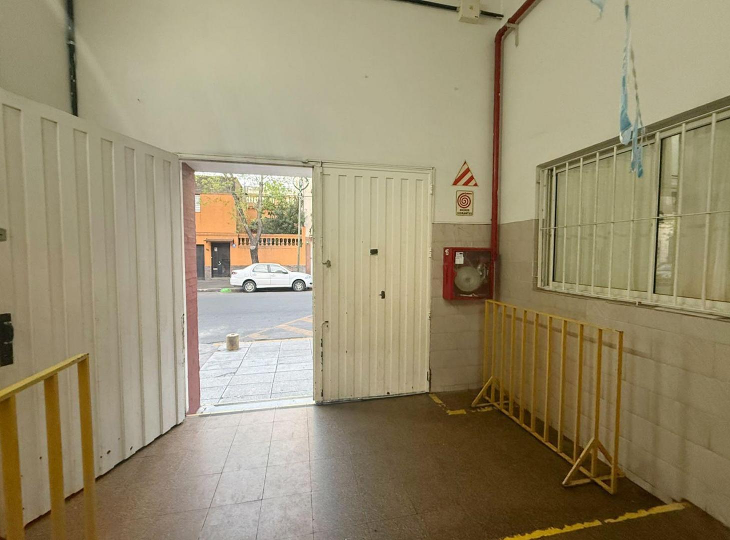 Foto de Lote venta caballito 8,68 X 25 3 plantas, imagen 3