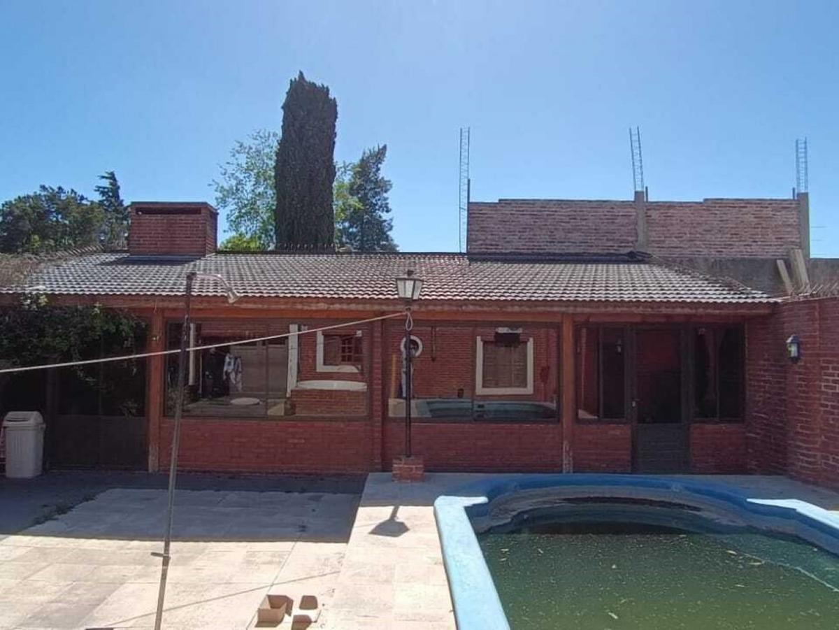 Chalet 7 Ambientes en Berazategui Oeste 1