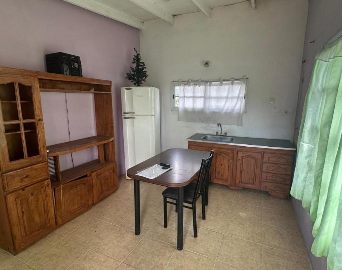 Casa de 3 Ambientes con Departamento Independiente y Cochera en Florencio Varela 1