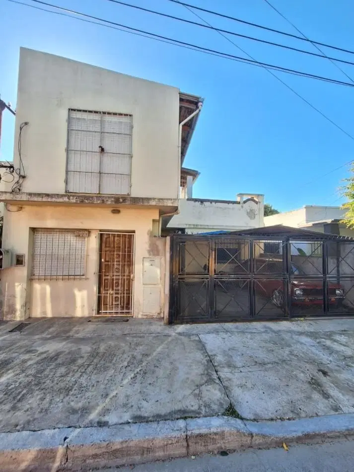 Casa en venta en Ezpeleta 2