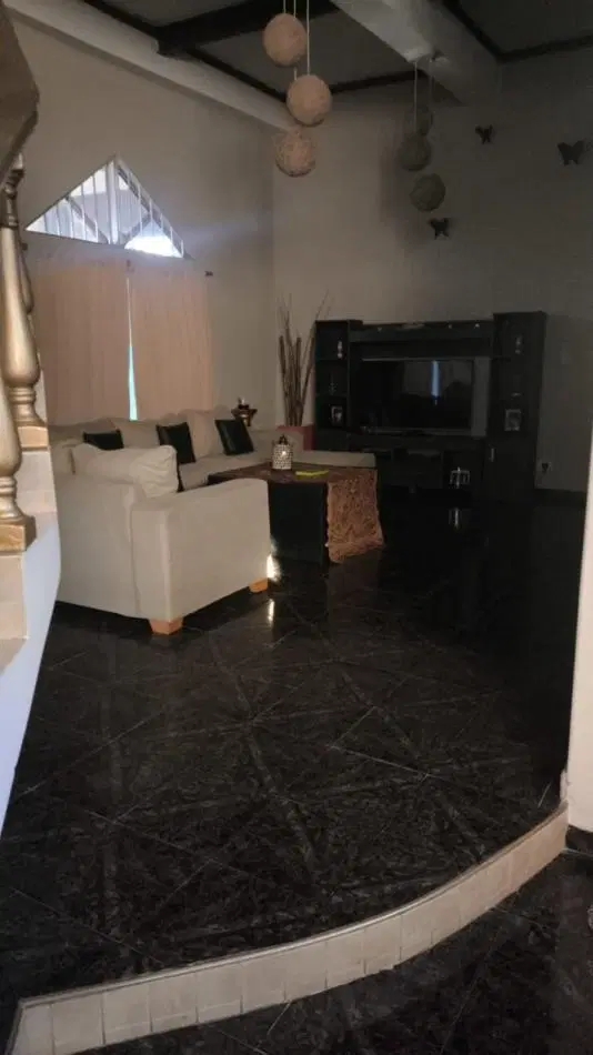 Casa Quinta de Categoria en Sourigues - Ideal Vivienda, Inversion o Emprendimiento 4