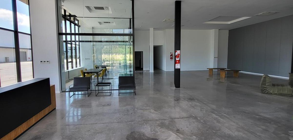 Depósito en Alquiler con Oficinas Polo Ezeiza 2