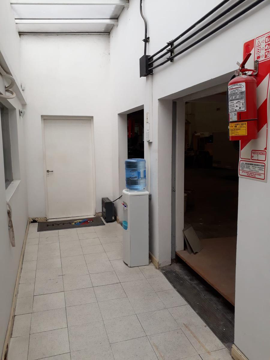 Nave Industrial en Castelar Sur 2