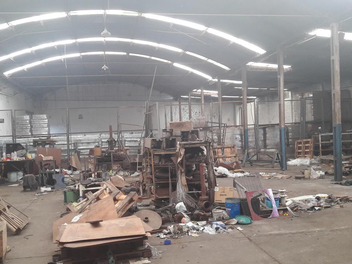 Depósito de 900 m² en Lomas del Mirador 1