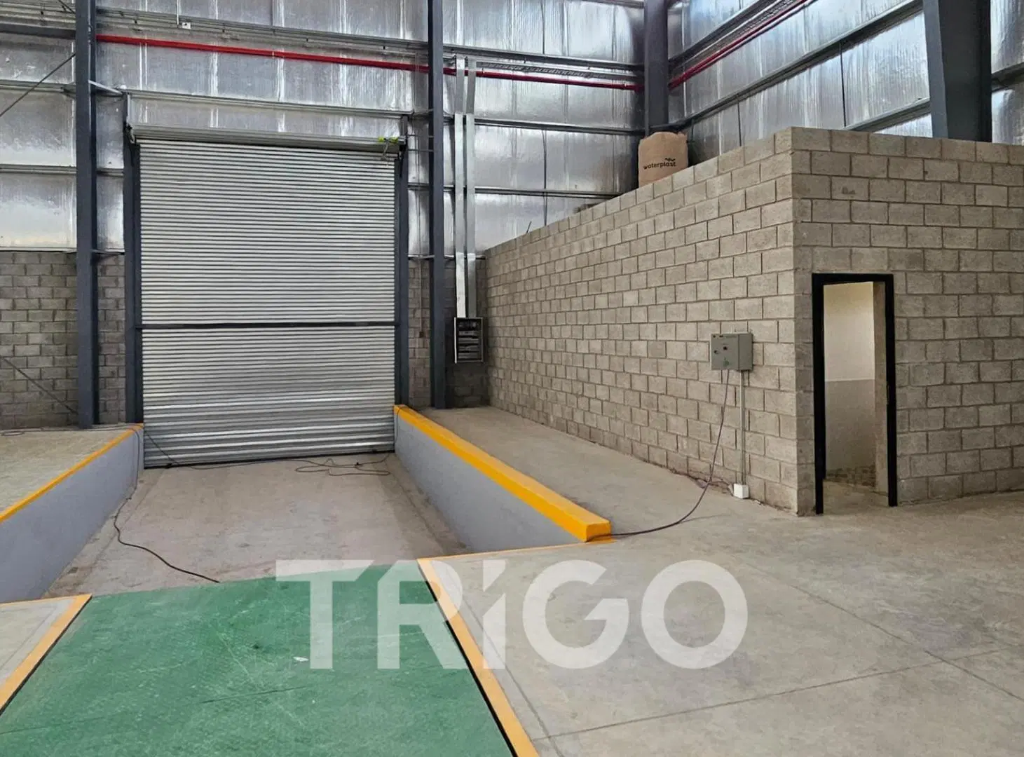 Alquiler de deposito industrial logistico en Polo industrial Spegazzini con dock de carga 5