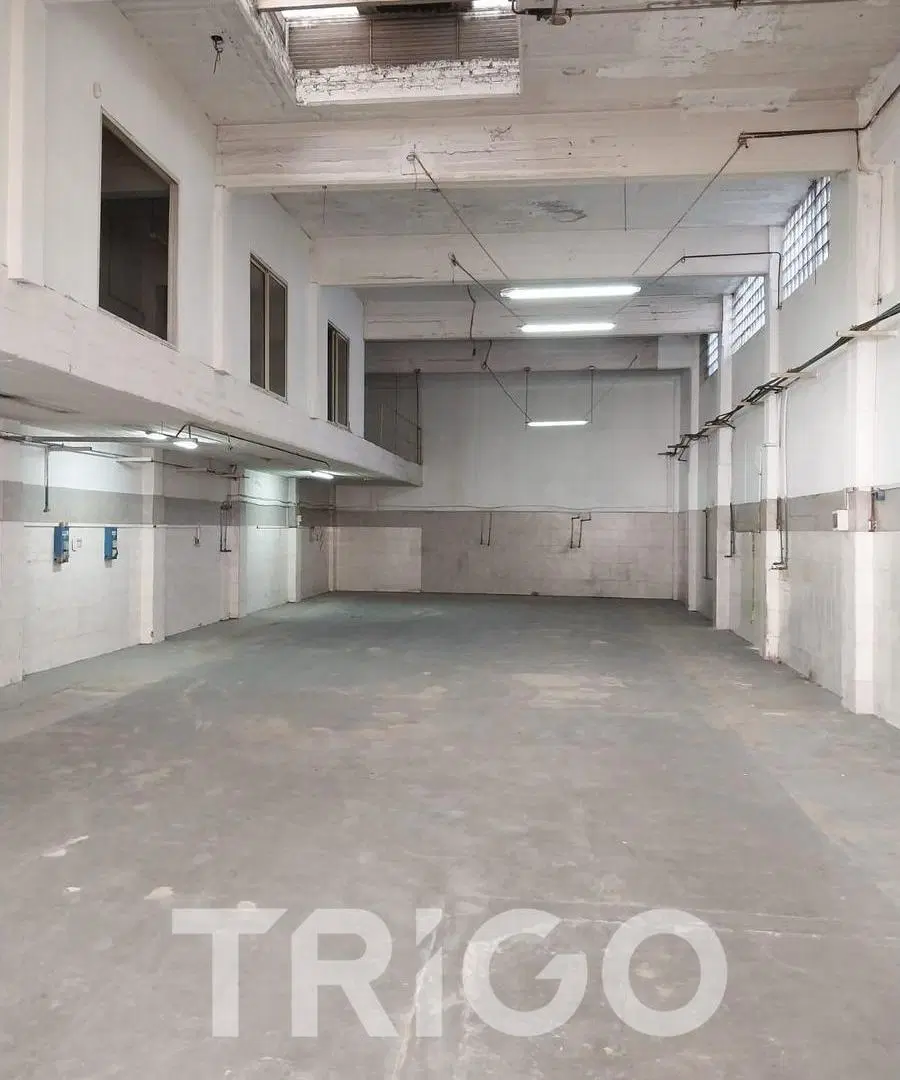 Depósito en ALQUILER 500 metros cuadrados Avenida General Paz y Av. Alberdi Mataderos CABA 2
