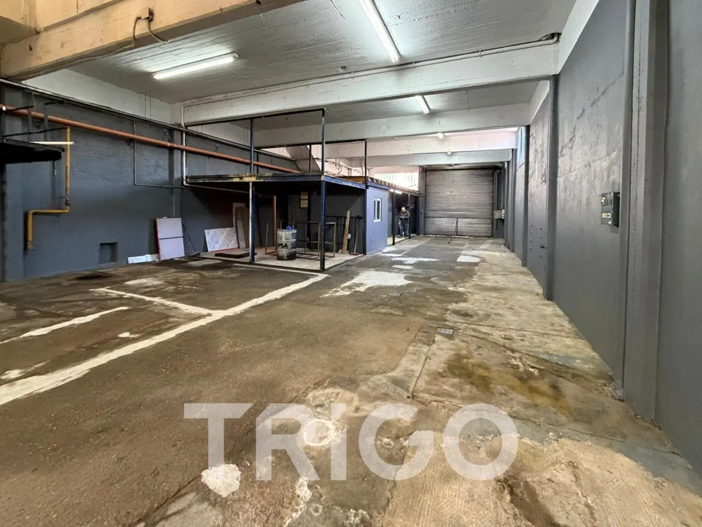 Depósito con oficinas en alquiler 800 m2 en PESOS en Caseros Autopista Acceso Oeste Avenida Alvear 5