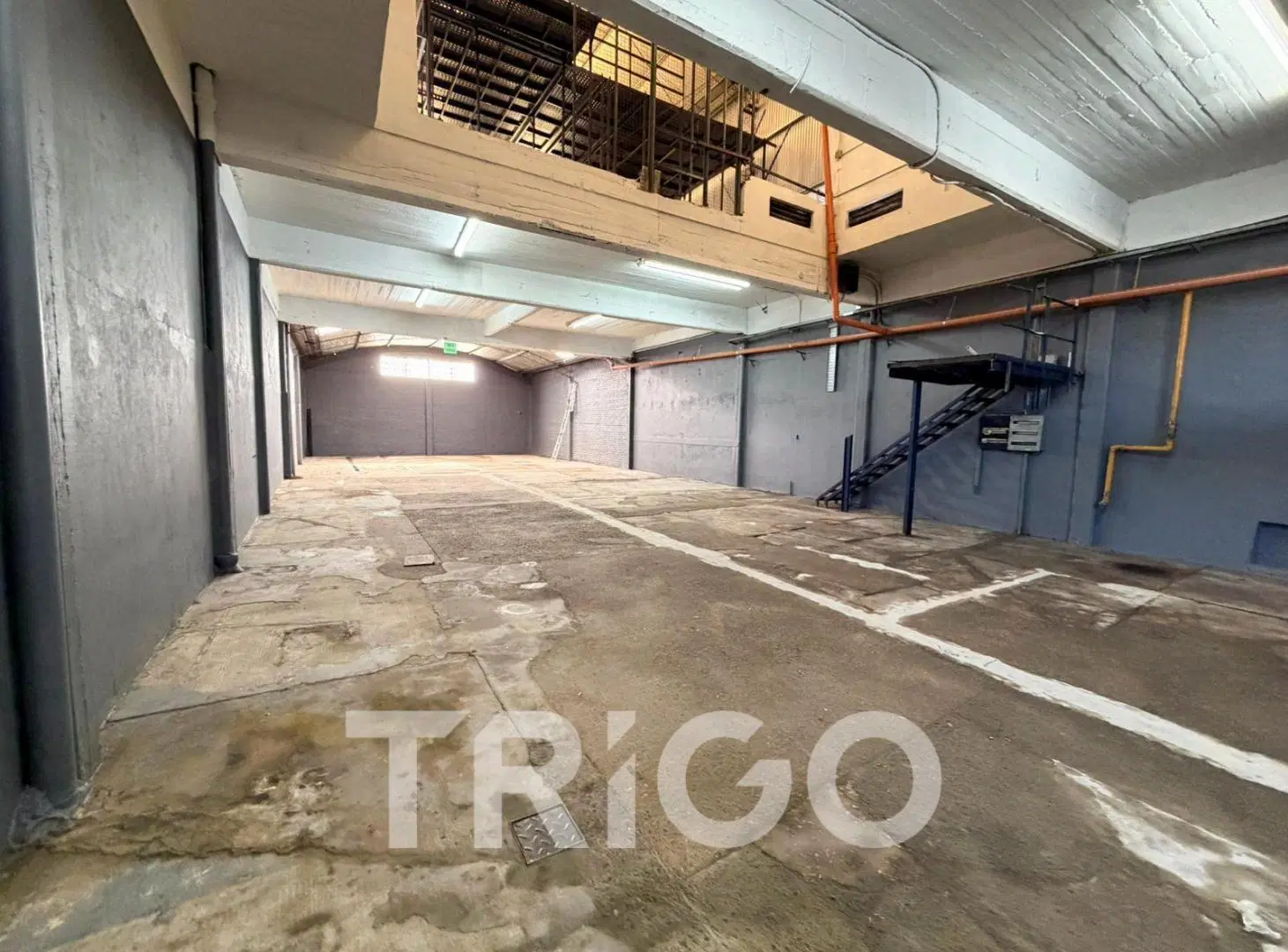Depósito con oficinas en alquiler 800 m2 en PESOS en Caseros Autopista Acceso Oeste Avenida Alvear 4