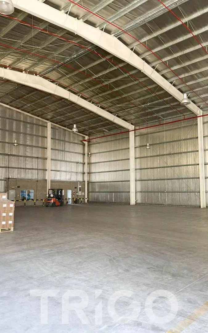 Nave Industrial en alquiler 3600 m2 en Moreno 7 min de Autopista Acceso Oeste Ruta 24 y 25 3