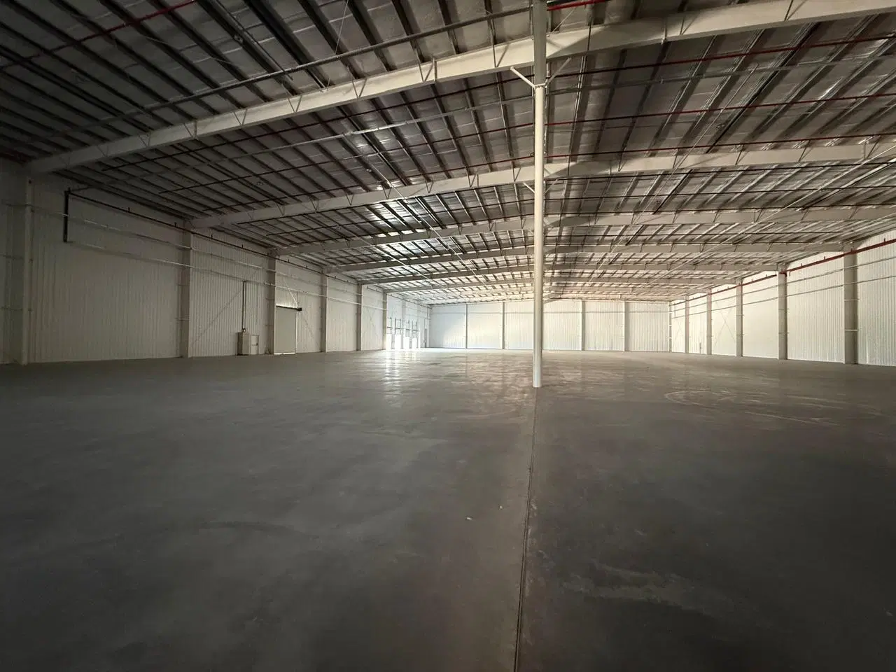 ALQUILER 9000m2 de Nave logística a estrenar en Parque Industrial Moreno 2