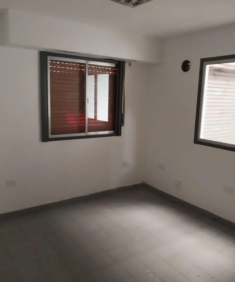Depósito en Nueva Pompeya 2