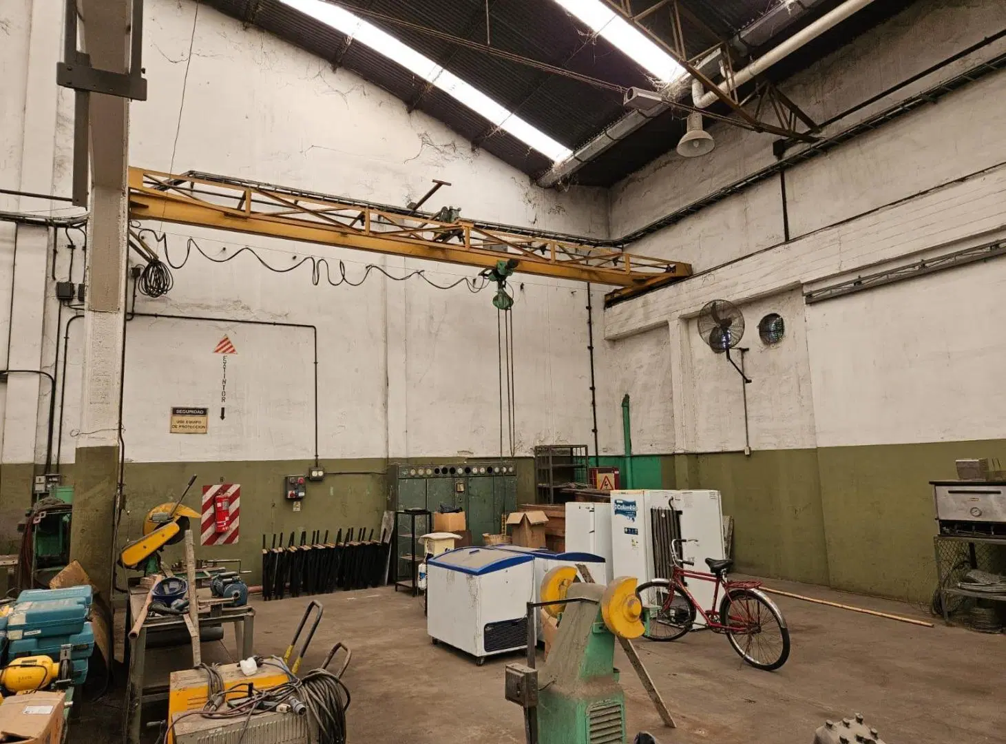 Depósito en alquiler o venta Pinieyro Avellaneda 2000 m2 - logístico o industrial con T3 muy bueno 5