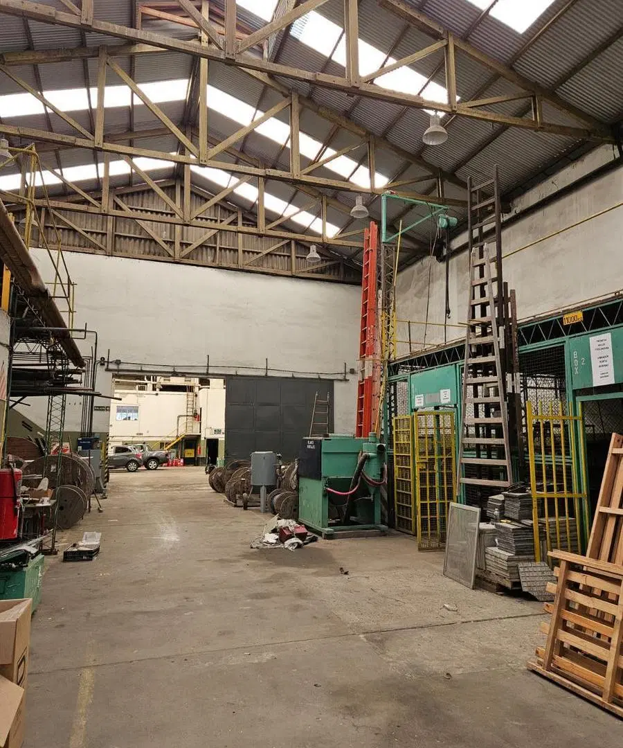 Depósito en alquiler o venta Pinieyro Avellaneda 2000 m2 - logístico o industrial con T3 muy bueno 3