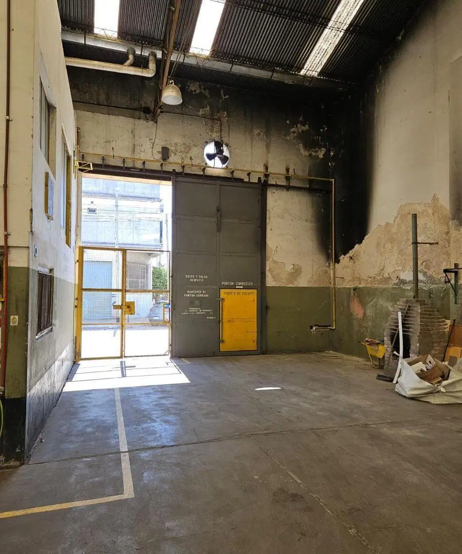 Depósito en alquiler o venta Pinieyro Avellaneda 2000 m2 - logístico o industrial con T3 muy bueno 1