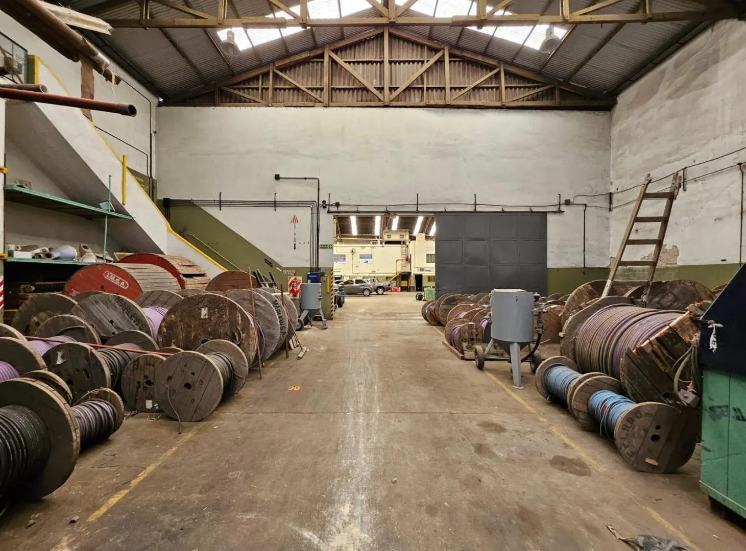 Depósito en alquiler o venta Pinieyro Avellaneda 2000 m2 - logístico o industrial con T3 muy bueno 4