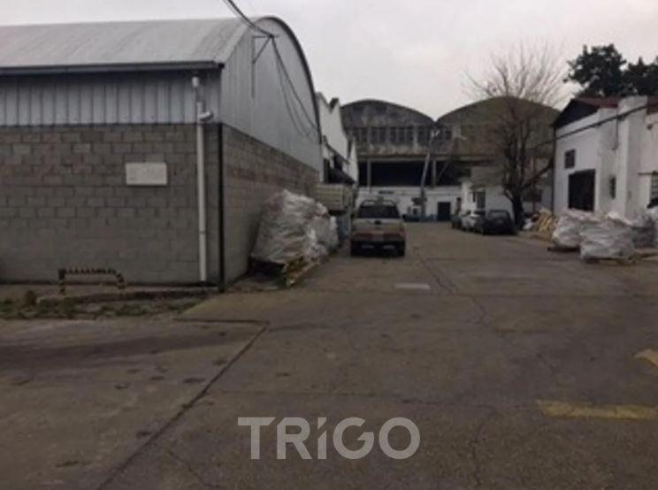 Foto de Deposito 2000m2 en Alquiler dentro de predio cerrado Av. Gral. Paz y Av. Constituyentes, imagen 3