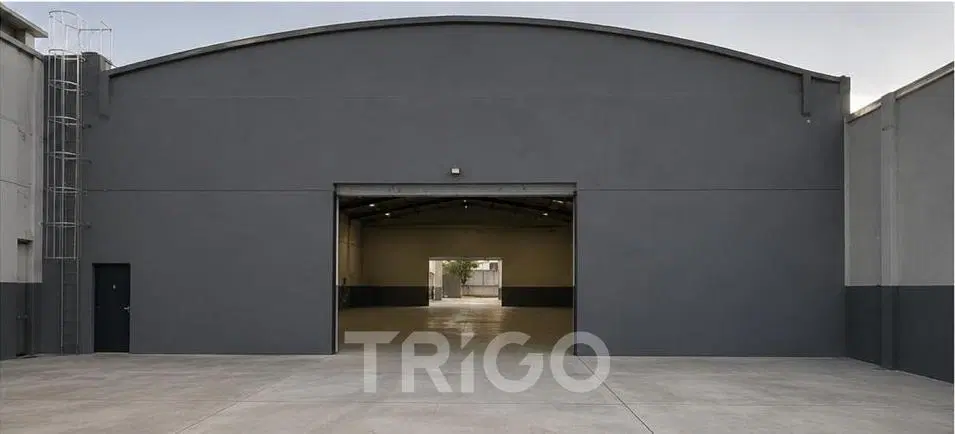 Deposito 1.870m2 en Alquiler dentro de predio cerrado Av. Gral. Paz y Av. Constituyentes 1