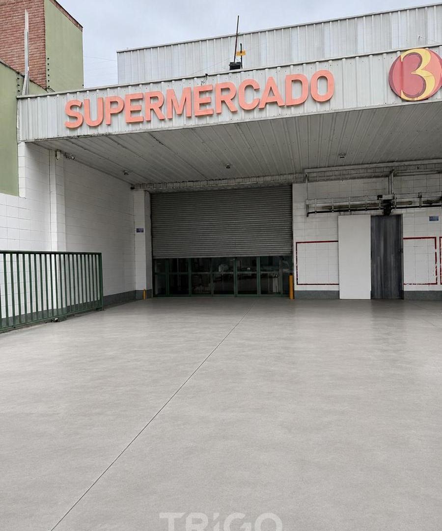 Foto de Local en alquiler de 700m2 salida a dos calles Acceso Oeste Ituzaingo, imagen 1