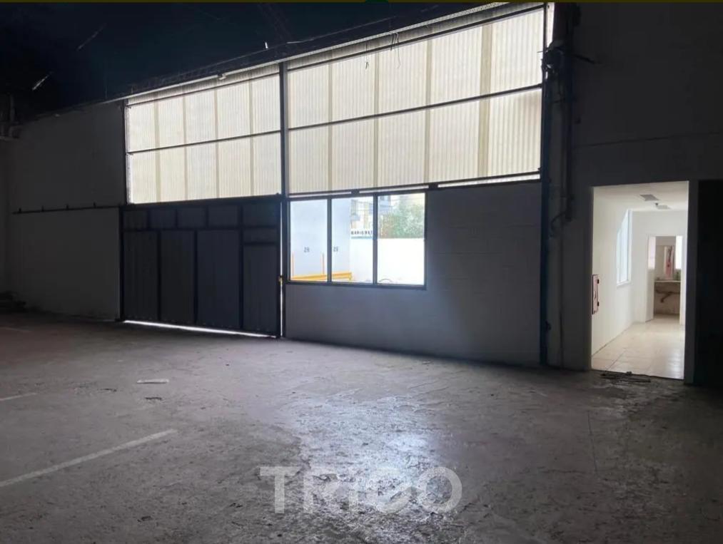 Foto de Alquiler de depósito comercial 986m2 en Paso del Rey - Moreno, imagen 3