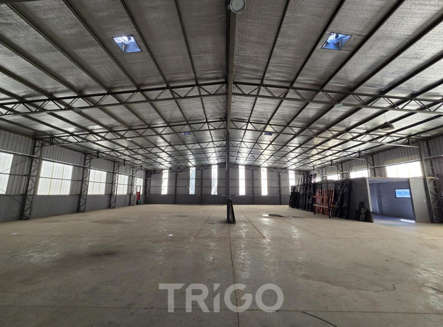 Foto de Oportunidad. Galpón de 1350m2 en venta y alquiler Polo industrial, imagen 4