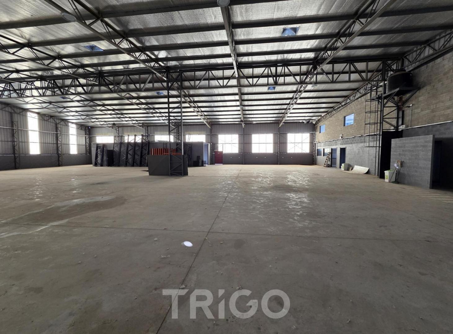Foto de Oportunidad. Galpón de 1350m2 en venta y alquiler Polo industrial, imagen 4