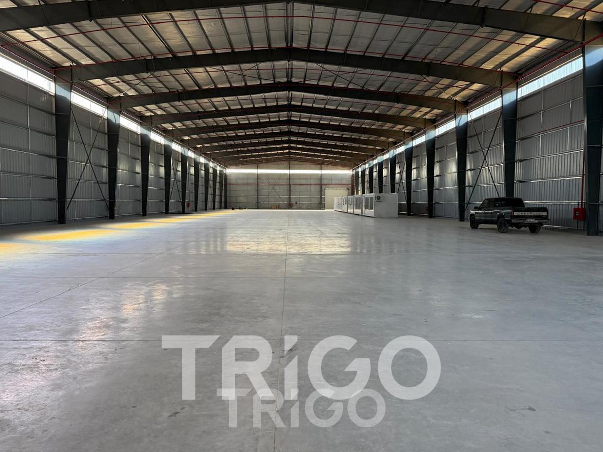 Foto de Nave Industrial en alquiler 6.400 m2 dentro de predio cerrado en Moreno, imagen 1