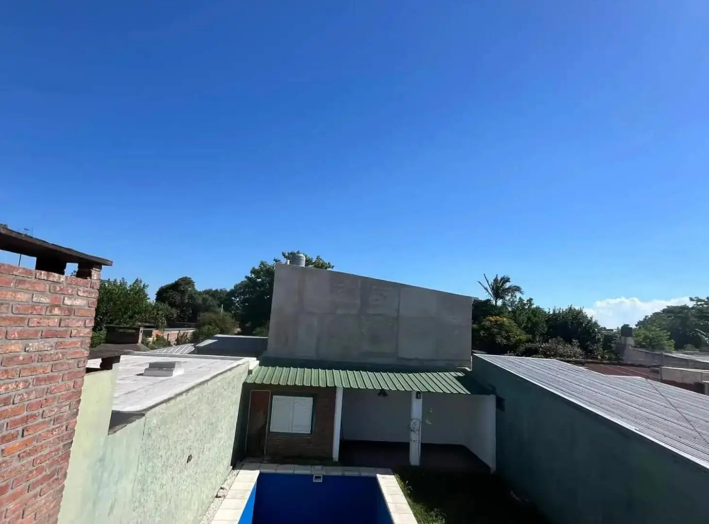 ESPORA 4567 GRAN INMUEBLE 4 DORM Y PATIO
- EN VENTA 3