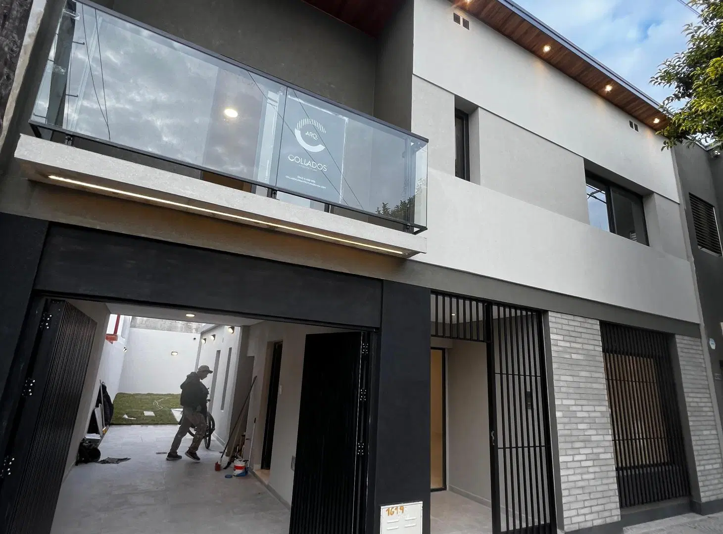 EXCEPCIONAL CASA A ESTRENAR EN BARRIO SARGENTO CABRAL 2