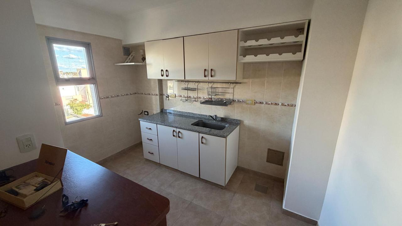 Foto de ALQUILER DEPARTAMENTO 2 DORM COCHERA CENTRO SUR, imagen 5