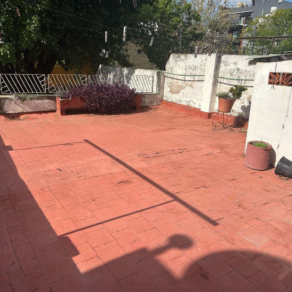 Casa en Venta 4 Ambientes Monte Castro a Refaccionar 2