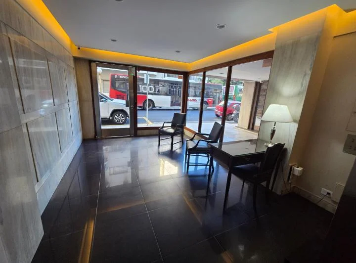 Departamento de 4 ambientes con dependencia en venta - Retiro 2