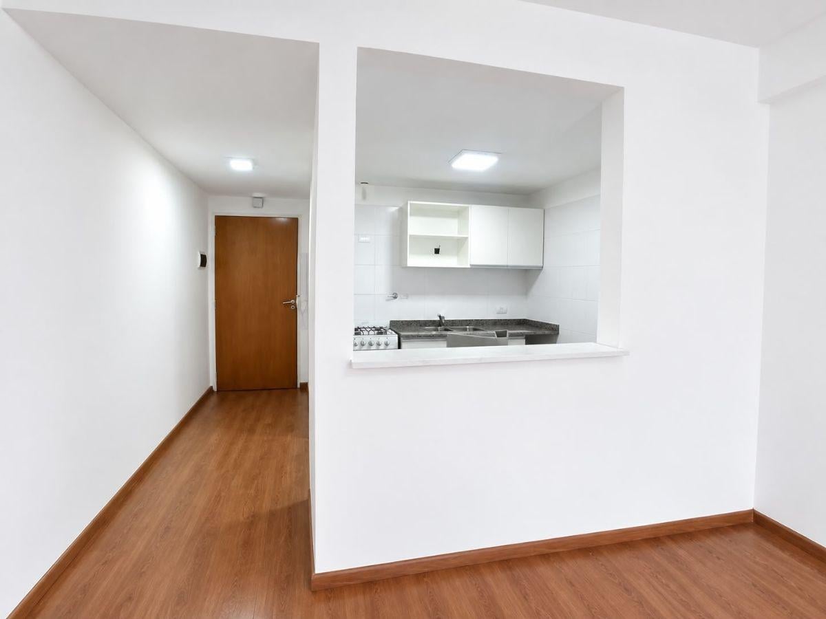 Foto de DEPARTAMENTO 2 AMBIENTES EN VENTA ALMAGRO, BALCON, imagen 1