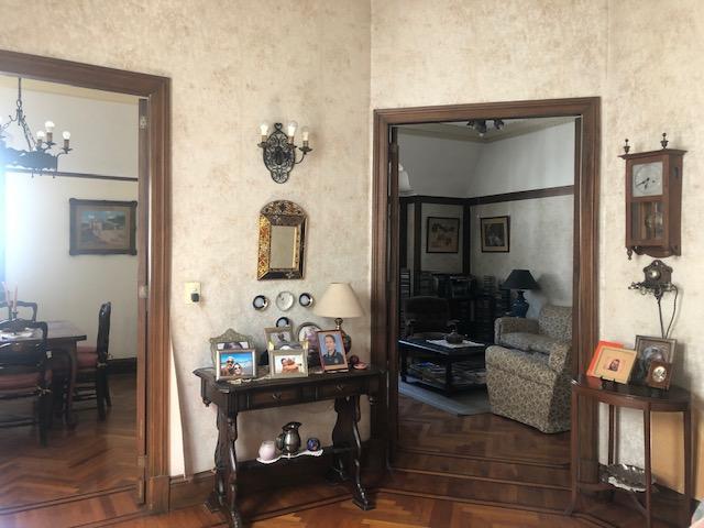 Departamento en Venta en El Emblemático Pasaje Rivarola 4