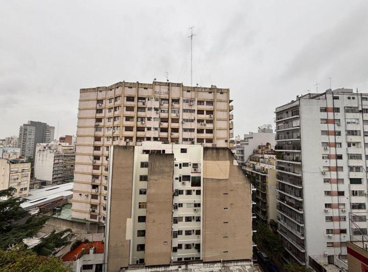 VENTA DPTO 3 AMB C BALCON Y DEPENDENCIA. CABALLITO 5