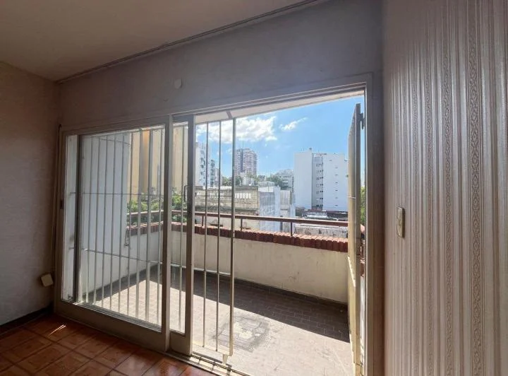 ALQUILER DEPTO 3 AMB LUMINOSO C/BALCON ABASTO 5