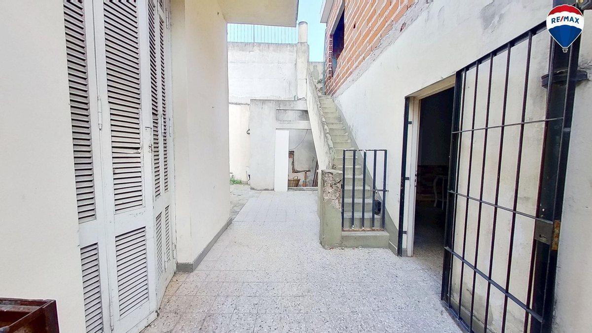 VENTA VILLA DEL PARQUE PH A RECICLAR SIN EXPENSAS