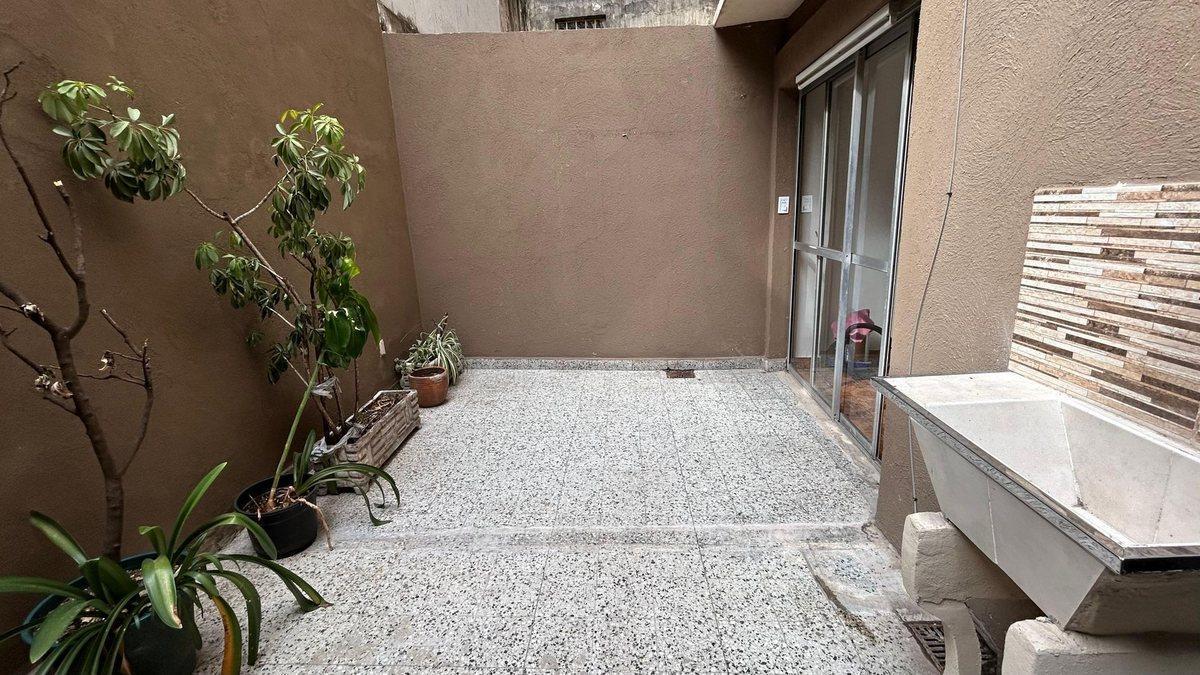 DEPARTAMENTO EN VENTA - ABASTO - 2 1/2 AMB + PATIO