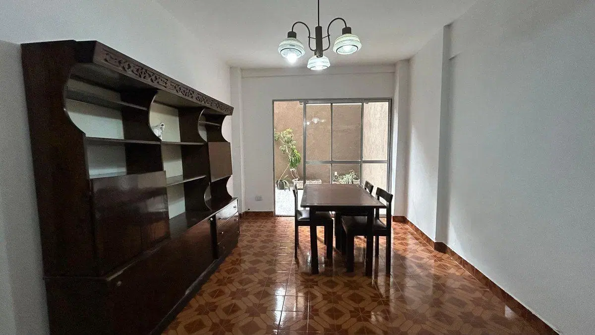 DEPARTAMENTO EN VENTA - ABASTO - 2 1/2 AMB + PATIO 2