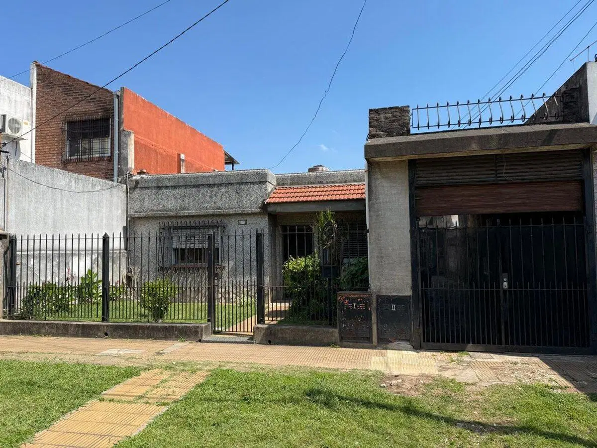 VENTA MORÓN CASA MULTIFAMILIAR 6 AMB COCHERA 2