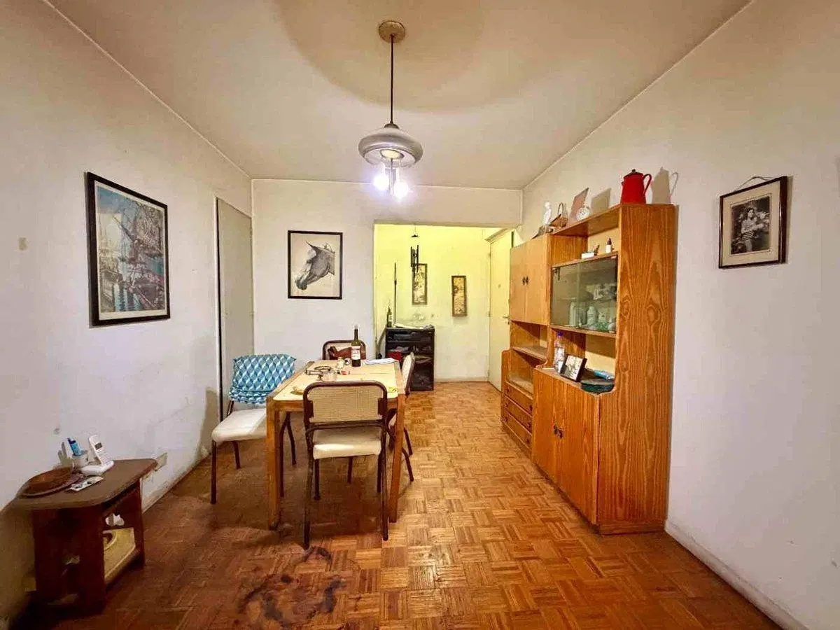 VENTA AMPLIO 2 AMBIENTES ALMAGRO CON LAVADERO 2