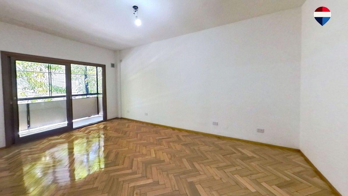 3 AMBIENTES RECICLADO MUY LUMINOSO CON BALCON