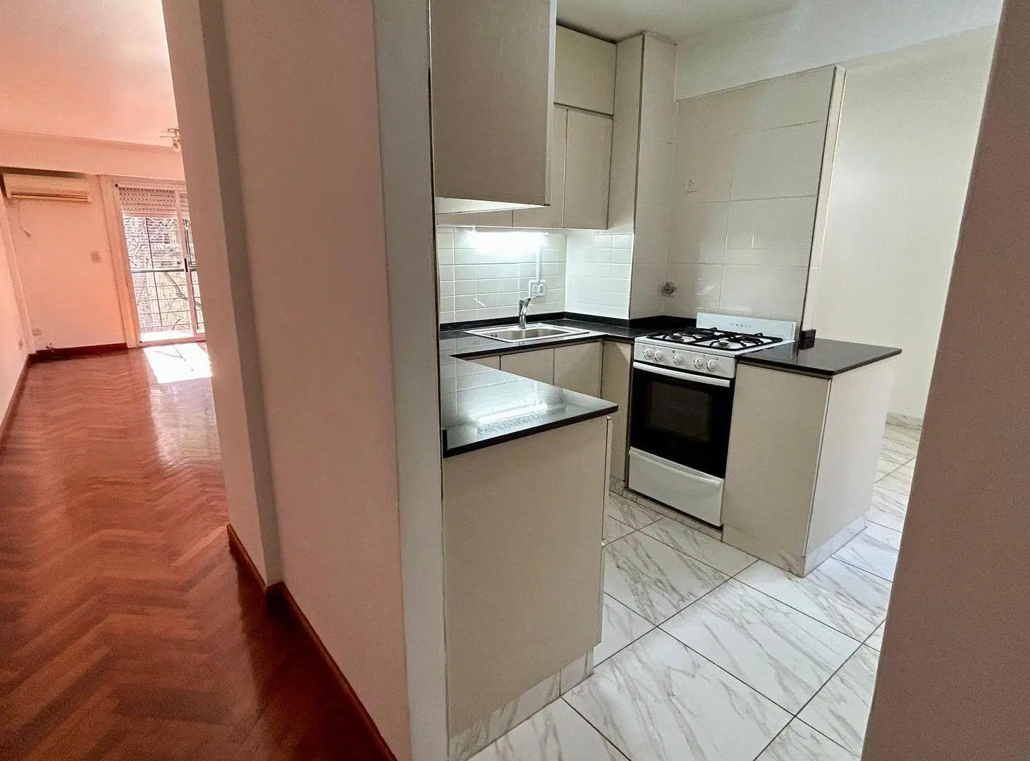 VENTA DEPARTAMENTO 3 AMB CON BALCON - ALMAGRO 5