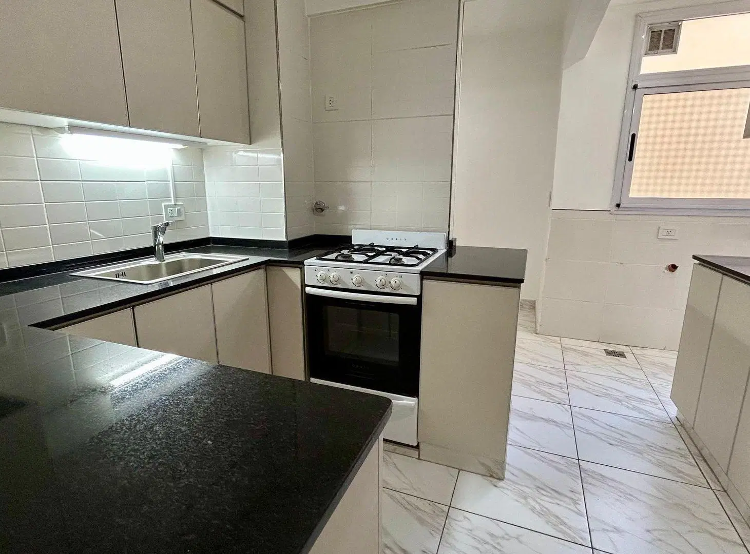 VENTA DEPARTAMENTO 3 AMB CON BALCON - ALMAGRO 2