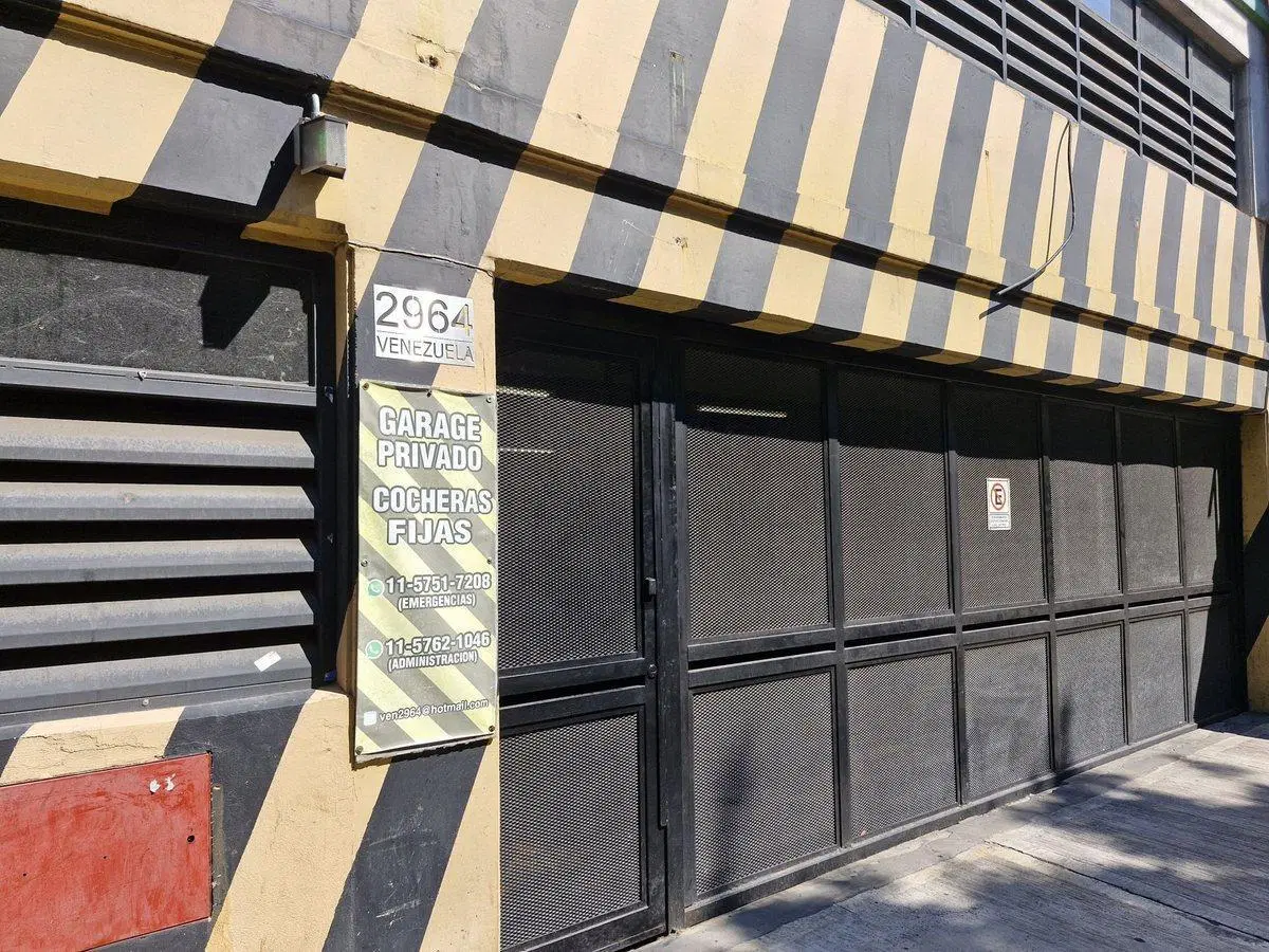 VENTA COCHERA EN EDIFICIO EXCLUSIVO EN BALVANERA 3